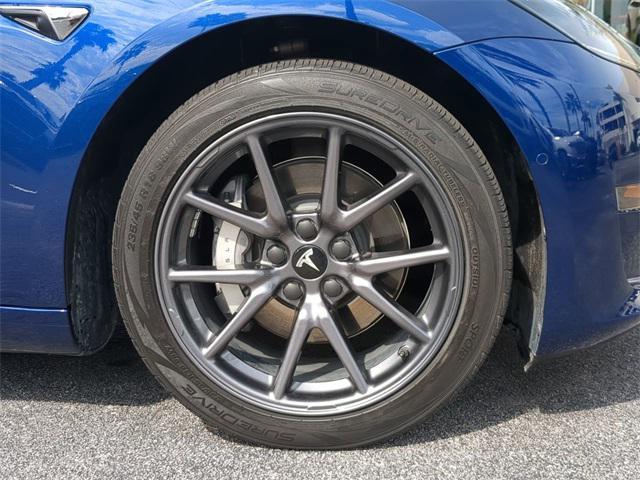 Photo of 2020 Deep Blue Metallic Tesla Model 3