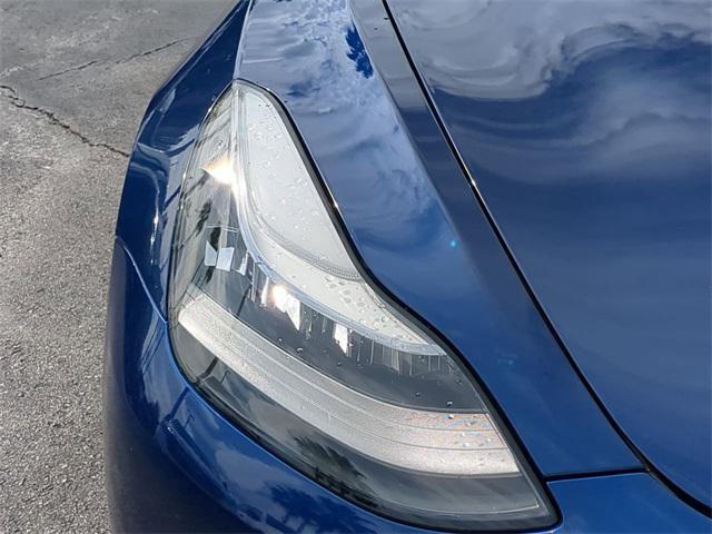 Photo of 2020 Deep Blue Metallic Tesla Model 3