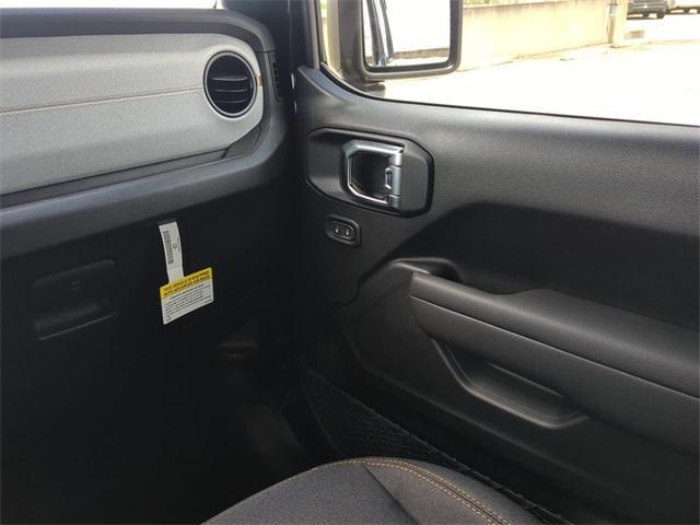 Photo of 2025 Black Clearcoat Jeep Wrangler