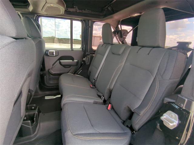 Photo of 2025 Black Clearcoat Jeep Wrangler