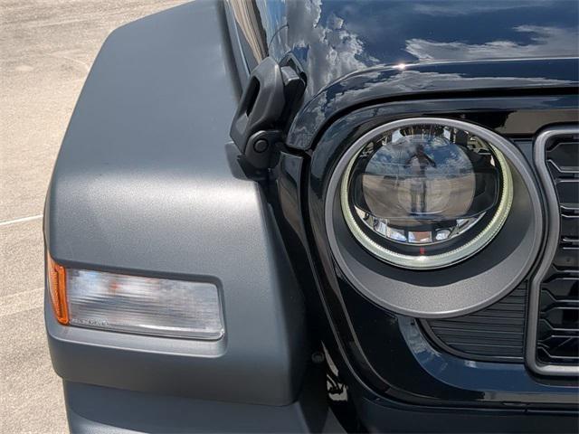 Photo of 2025 Black Clearcoat Jeep Wrangler