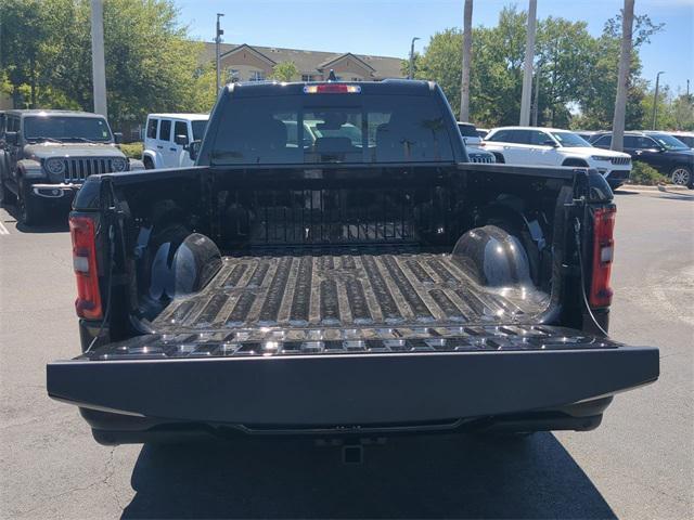 Photo of 2025 Diamond Black Crystal Pearlcoat RAM 1500