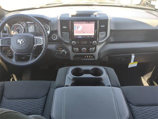 Photo of 2025 Diamond Black Crystal Pearlcoat RAM 1500
