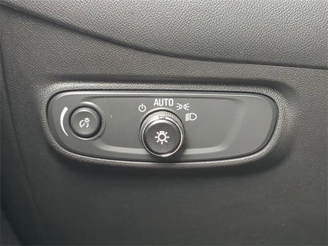 Photo of 2024 Summit White Chevrolet Equinox