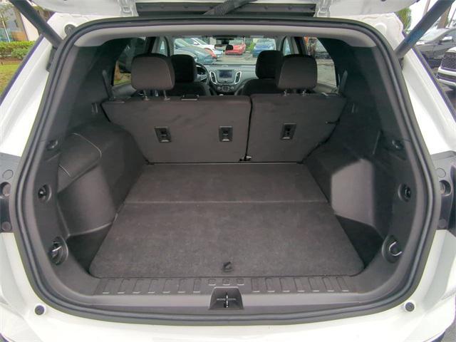 Photo of 2024 Summit White Chevrolet Equinox