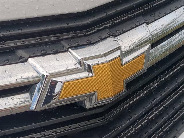 Photo of 2024 Summit White Chevrolet Equinox