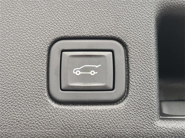 Photo of 2024 Summit White Chevrolet Equinox