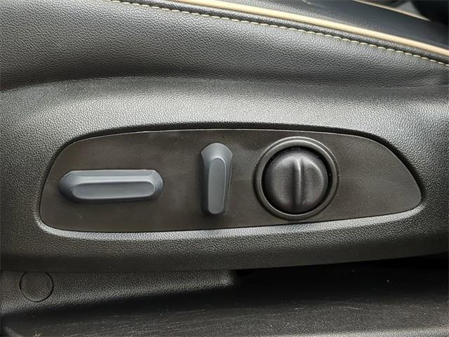 Photo of 2023 Mosaic Black Metallic Chevrolet Traverse