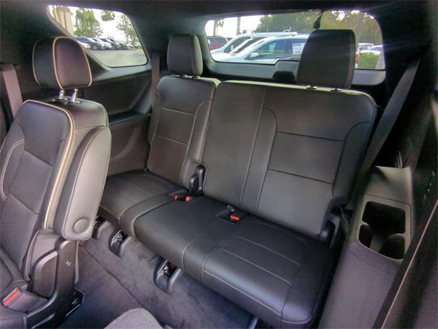 Photo of 2023 Mosaic Black Metallic Chevrolet Traverse