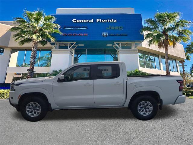 Photo of 2024 Glacier White Nissan Frontier