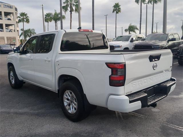 Photo of 2024 Glacier White Nissan Frontier