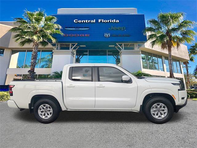 Photo of 2024 Glacier White Nissan Frontier