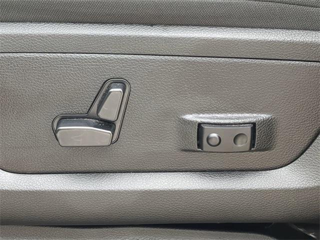 Photo of 2024 Bright White Clearcoat RAM 2500