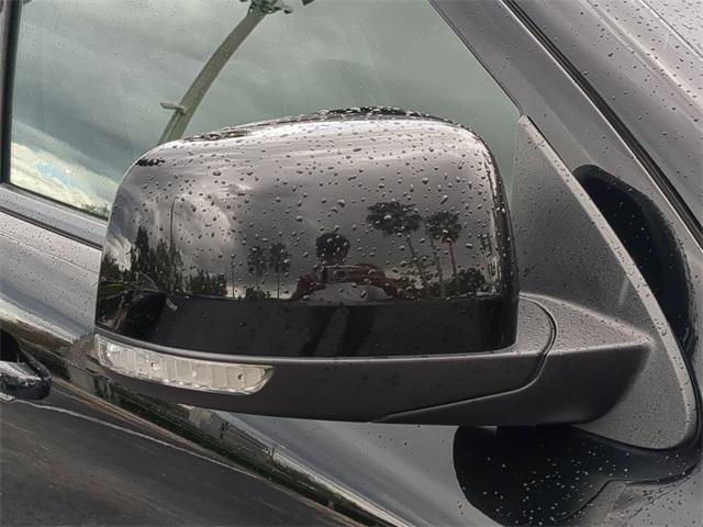 Photo of 2024 DB Black Crystal Clearcoat Dodge Durango