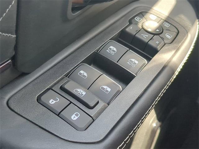 Photo of 2025 Bright White Clearcoat RAM 2500