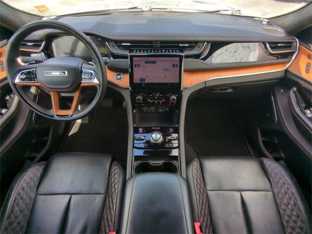 Photo of 2022 Silver Zynith Jeep Grand Cherokee