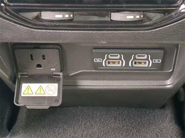Photo of 2022 Silver Zynith Jeep Grand Cherokee