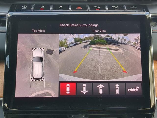 Photo of 2022 Silver Zynith Jeep Grand Cherokee