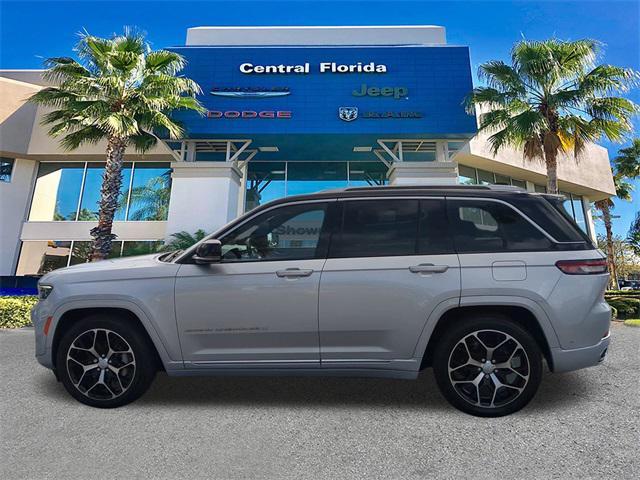 Photo of 2022 Silver Zynith Jeep Grand Cherokee