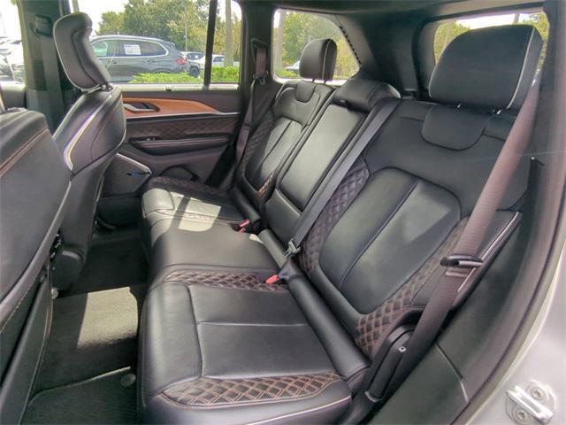 Photo of 2022 Silver Zynith Jeep Grand Cherokee