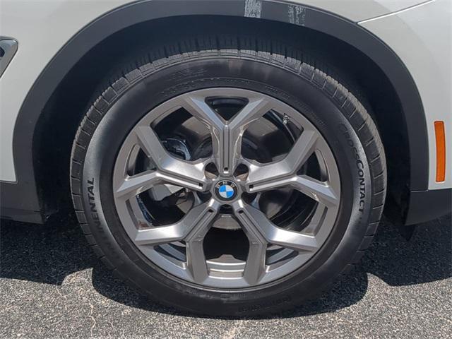 Photo of 2024 Mineral White Metallic BMW X3