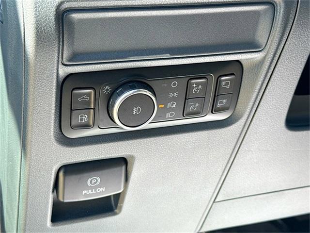 Photo of 2025 White Metallic Ford F-150