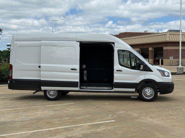 Photo of 2025 Oxford White Ford Transit-350