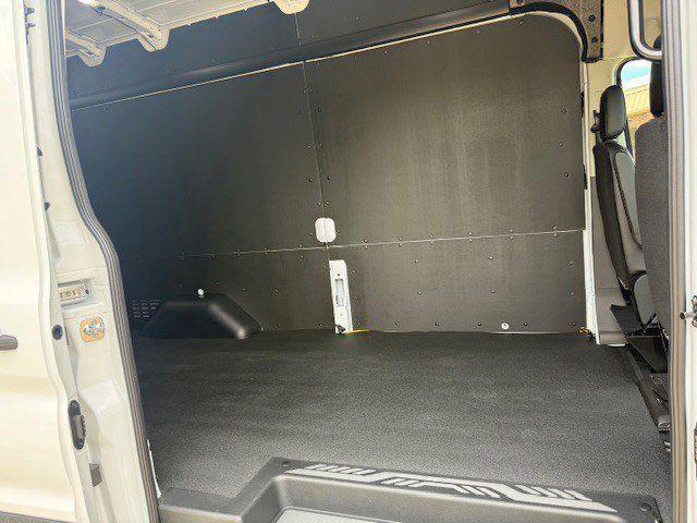 Photo of 2025 Oxford White Ford Transit-350