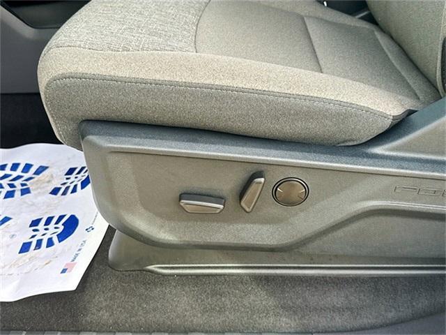 Photo of 2025 Oxford White Ford F-150