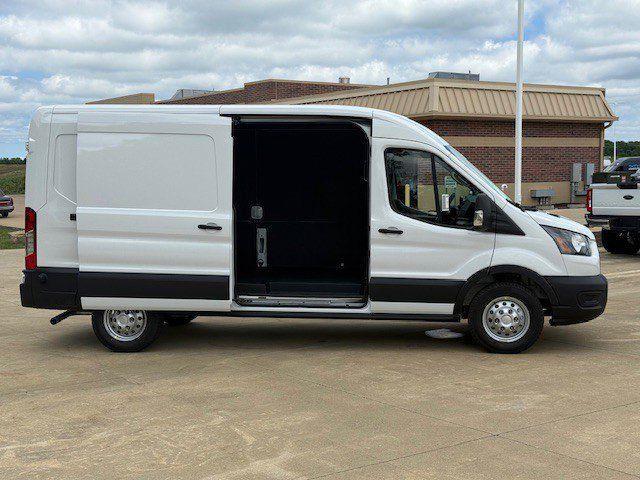 Photo of 2025 Oxford White Ford Transit-250