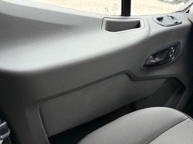 Photo of 2025 Oxford White Ford Transit-250