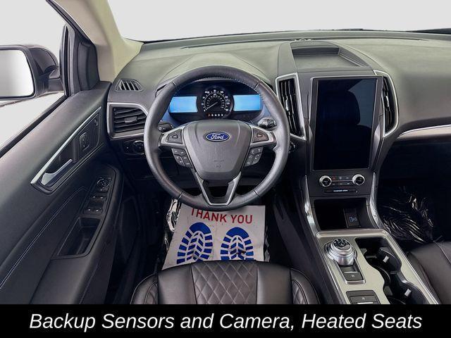 Photo of 2024 Black Metallic Ford Edge