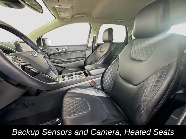 Photo of 2024 Black Metallic Ford Edge