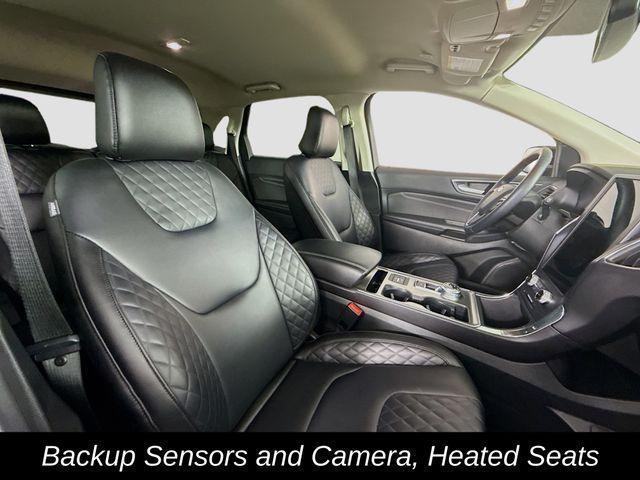 Photo of 2024 Black Metallic Ford Edge