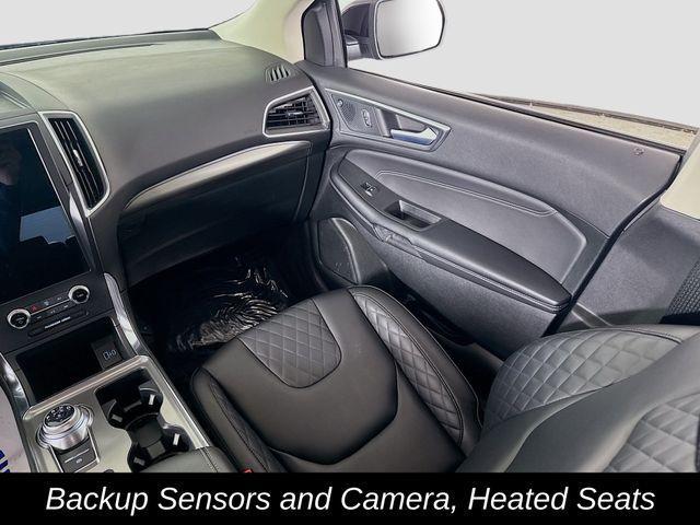 Photo of 2024 Black Metallic Ford Edge