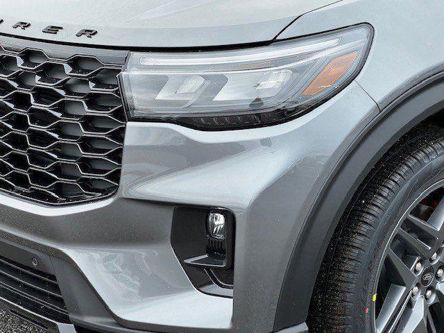 Photo of 2025 Gray Metallic Ford Explorer