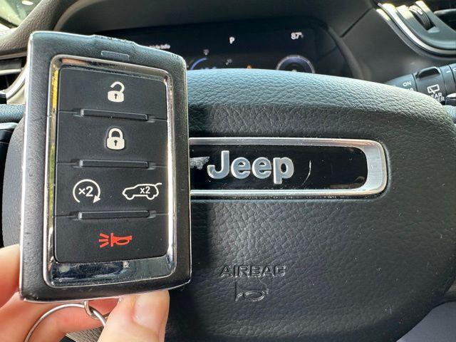 Photo of 2023 Velvet Red Pearlcoat Jeep Grand Cherokee