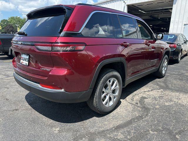 Photo of 2023 Velvet Red Pearlcoat Jeep Grand Cherokee