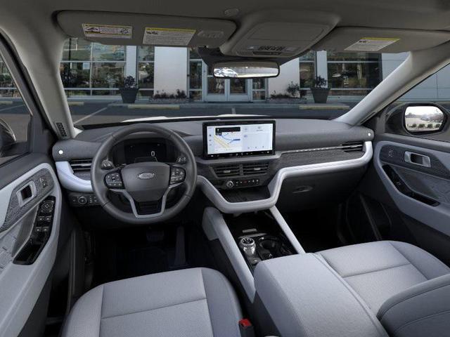 Photo of 2025 White Ford Explorer