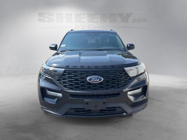 Photo of 2023 Agate Black Metallic Ford Explorer