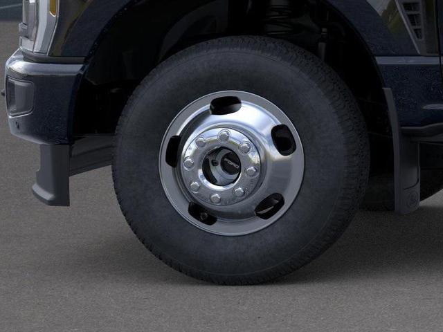 Photo of 2025 Black Metallic Ford F-350