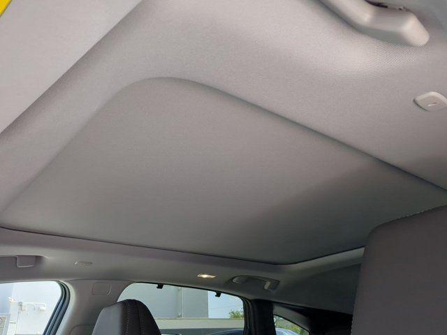 Photo of 2025 Everest White Pearl Tricoat/Super Black Nissan Murano