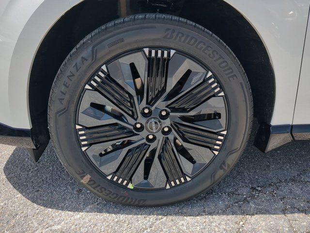 Photo of 2025 Everest White Pearl Tricoat/Super Black Nissan Murano