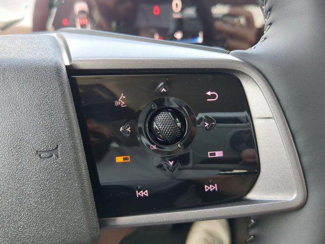 Photo of 2025 Everest White Pearl Tricoat/Super Black Nissan Murano