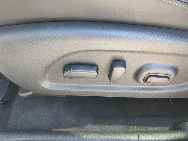 Photo of 2024 Pearl White Tricoat Nissan Murano