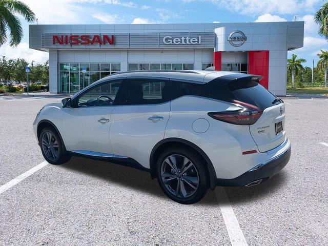 Photo of 2024 Pearl White Tricoat Nissan Murano