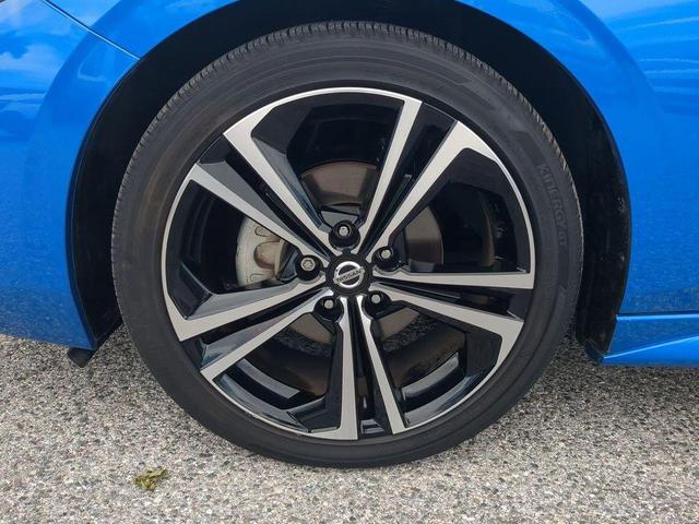 Photo of 2023 Electric Blue Metallic Nissan Sentra