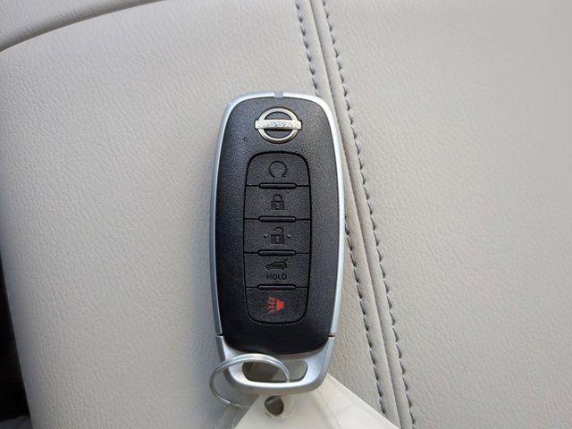 Photo of 2025 Everest White Pearl Tricoat Nissan Murano
