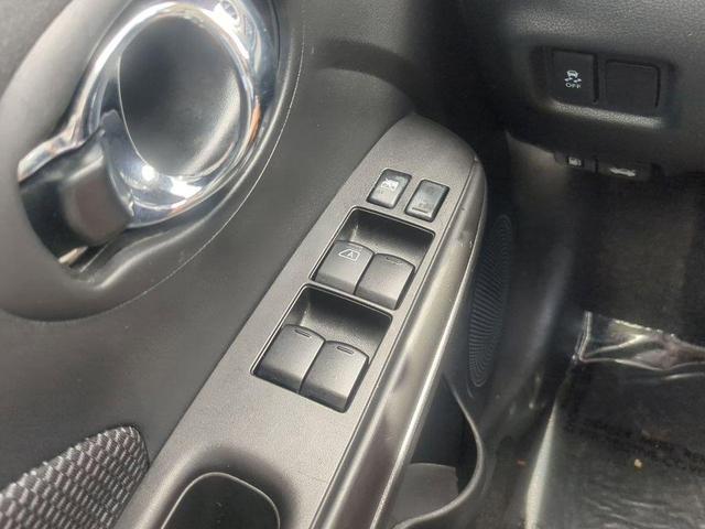 Photo of 2019 Deep Blue Pearl Nissan Versa