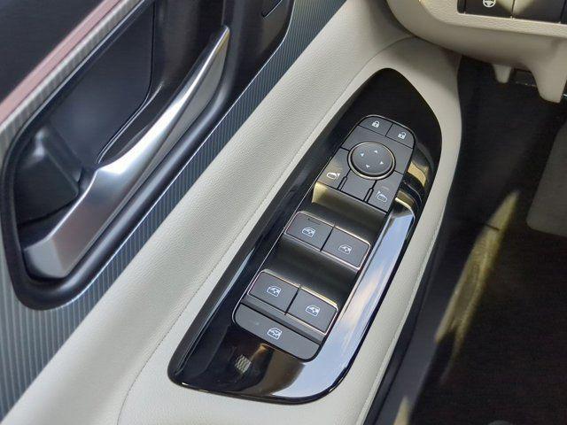 Photo of 2025 Everest White Pearl Tricoat Nissan Murano